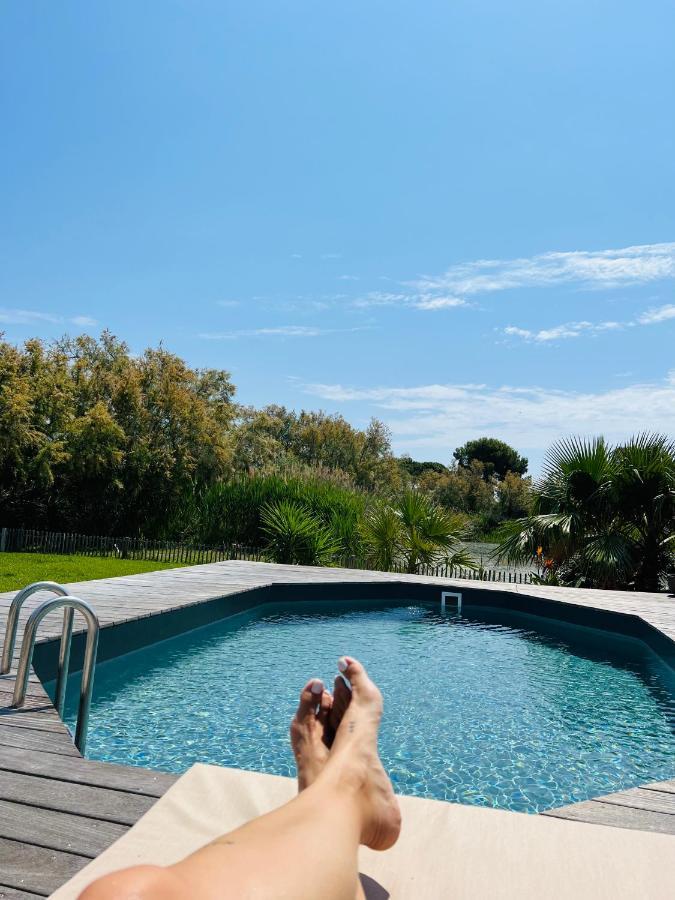 Cabane Le Flamant Avec Jardin, Piscine Et Parking Saintes-Maries-de-la-Mer Ngoại thất bức ảnh