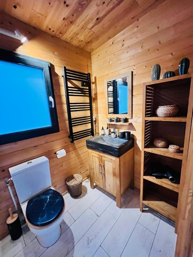 Cabane Le Flamant Avec Jardin, Piscine Et Parking Saintes-Maries-de-la-Mer Ngoại thất bức ảnh