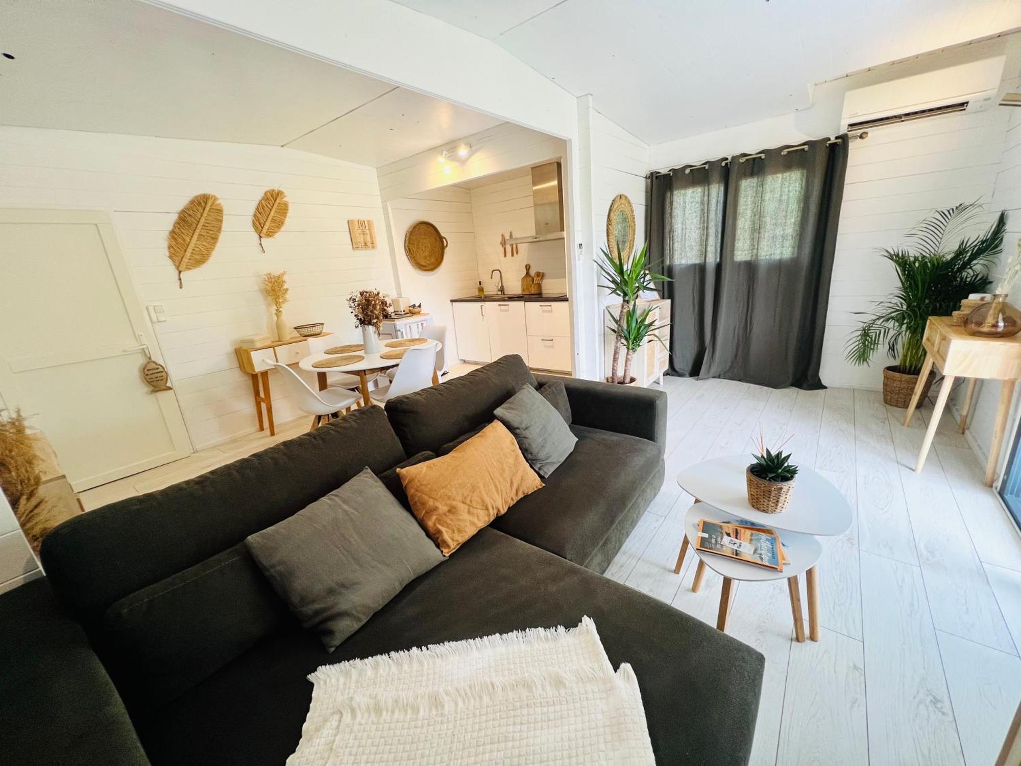 Cabane Le Flamant Avec Jardin, Piscine Et Parking Saintes-Maries-de-la-Mer Ngoại thất bức ảnh